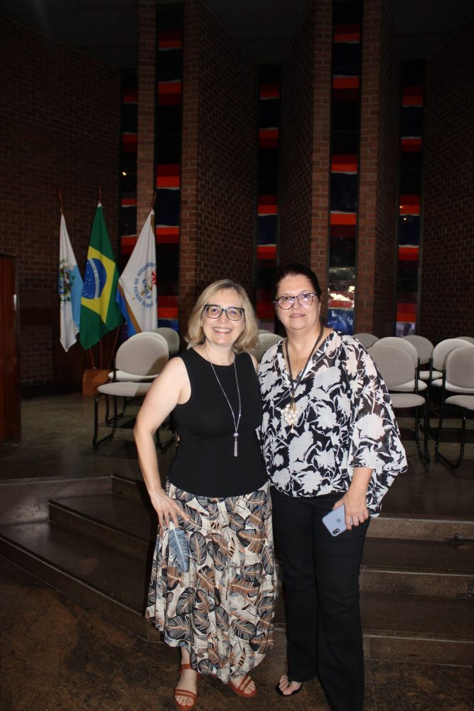 Vice-diretora Fátima Regis e a diretora Patrícia Sobral